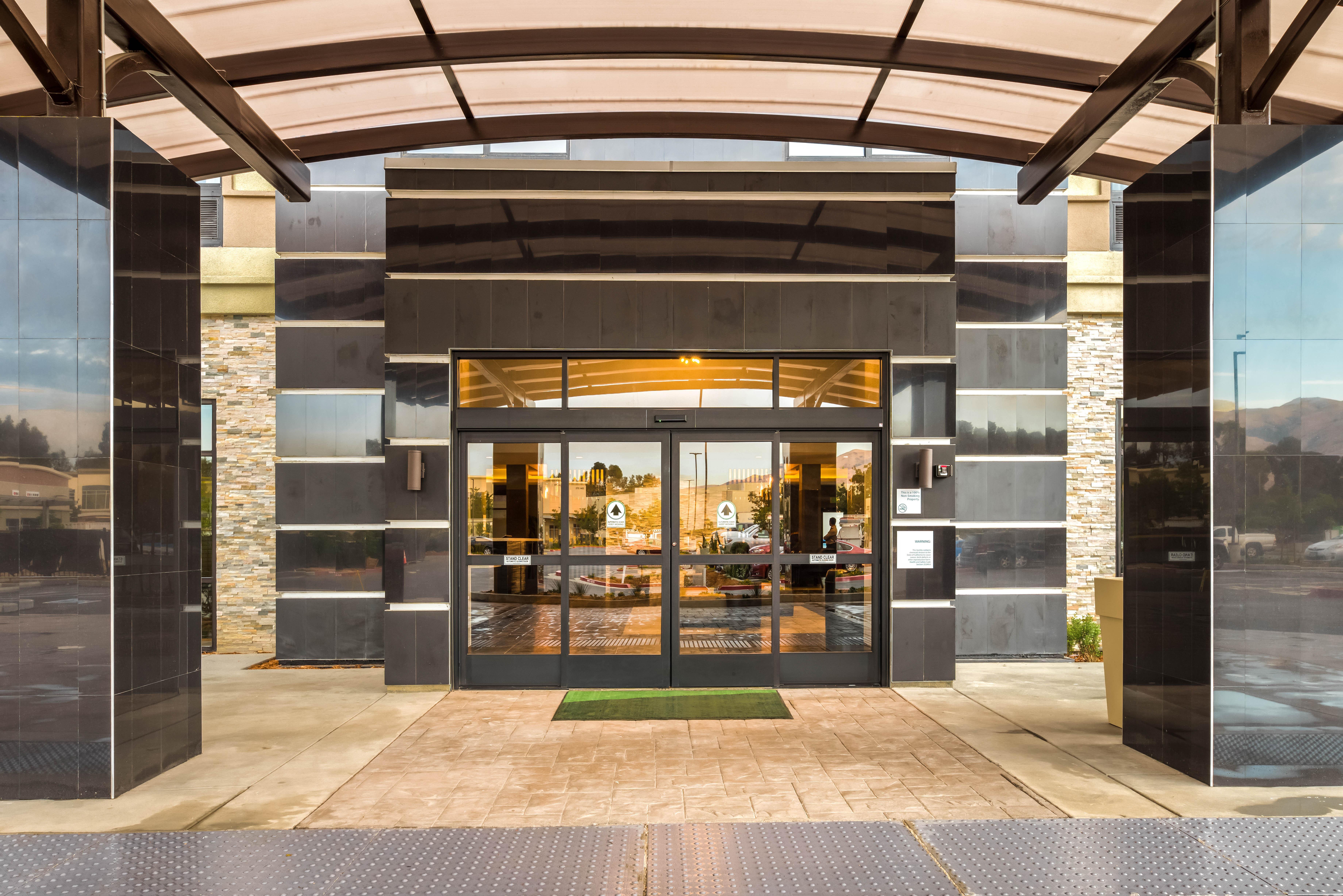 Holiday Inn Hotel & Suites Silicon Valley - Milpitas By Ihg Zewnętrze zdjęcie